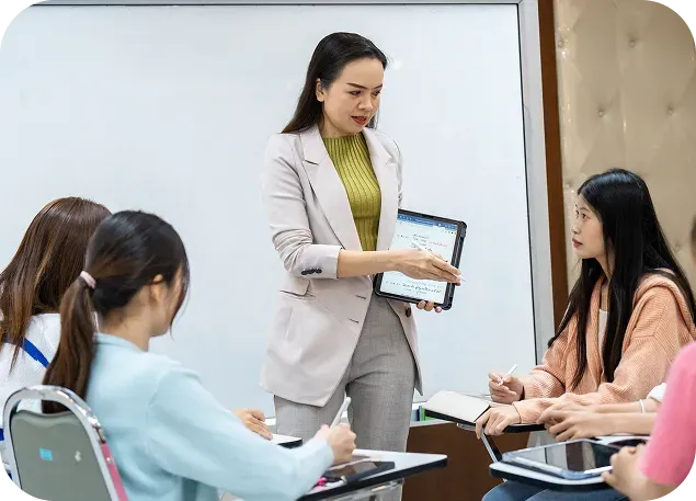 We Employ Native Japanese Teachers Who are Bilingual at Japanese Explorer