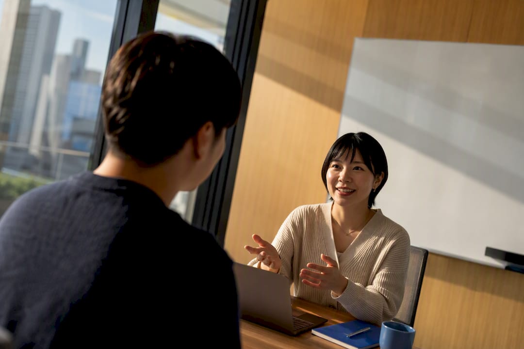 Learner practicing Japanese with instructor