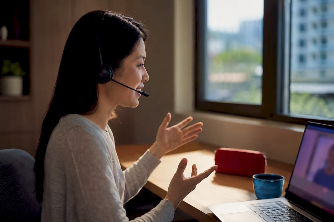 Professional speaking during online Japanese lesson